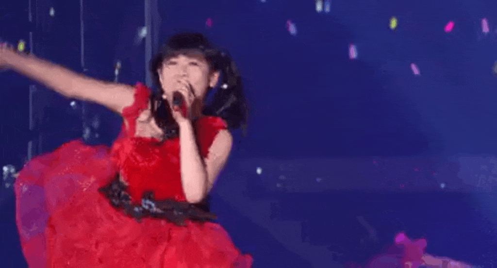 AKB48 First Kiss
