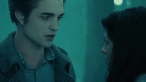 Twilight: Edward and Bella Intense Moment